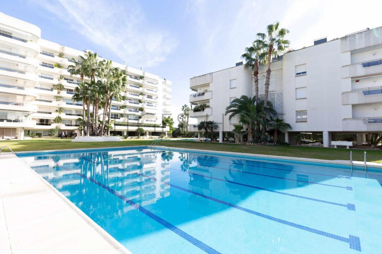 Arena Dos Piscinas Frente Al Mar Sitges